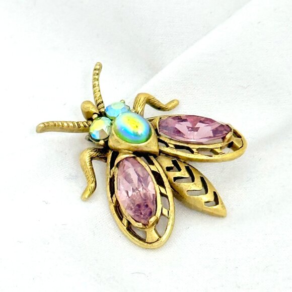 Vintage Gold-Tone Bee/Bug Brooch With Iridescent Cabochon/Rhinestones/Crystals - Picture 1 of 7